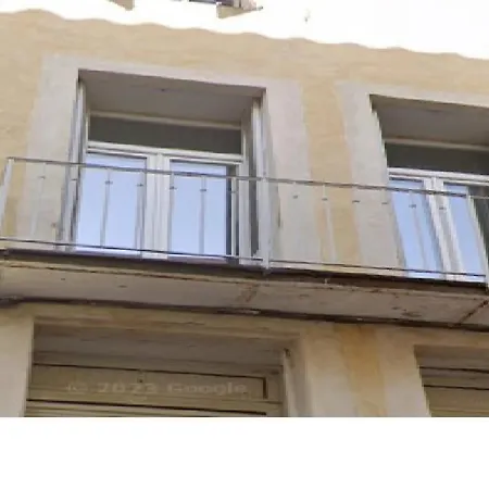 Nimes, 6 Rue Nationale Apartment *