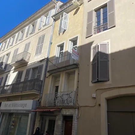 דירה Nimes, 6 Rue Nationale נים