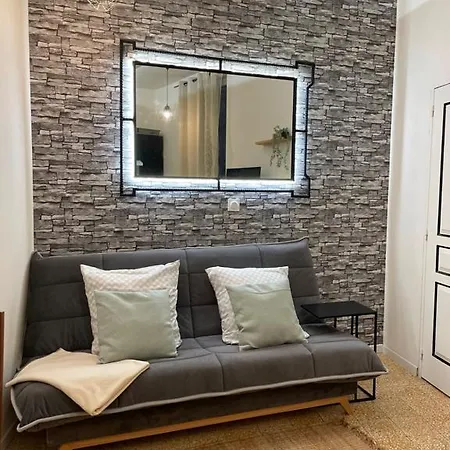 Nimes, 6 Rue Nationale *